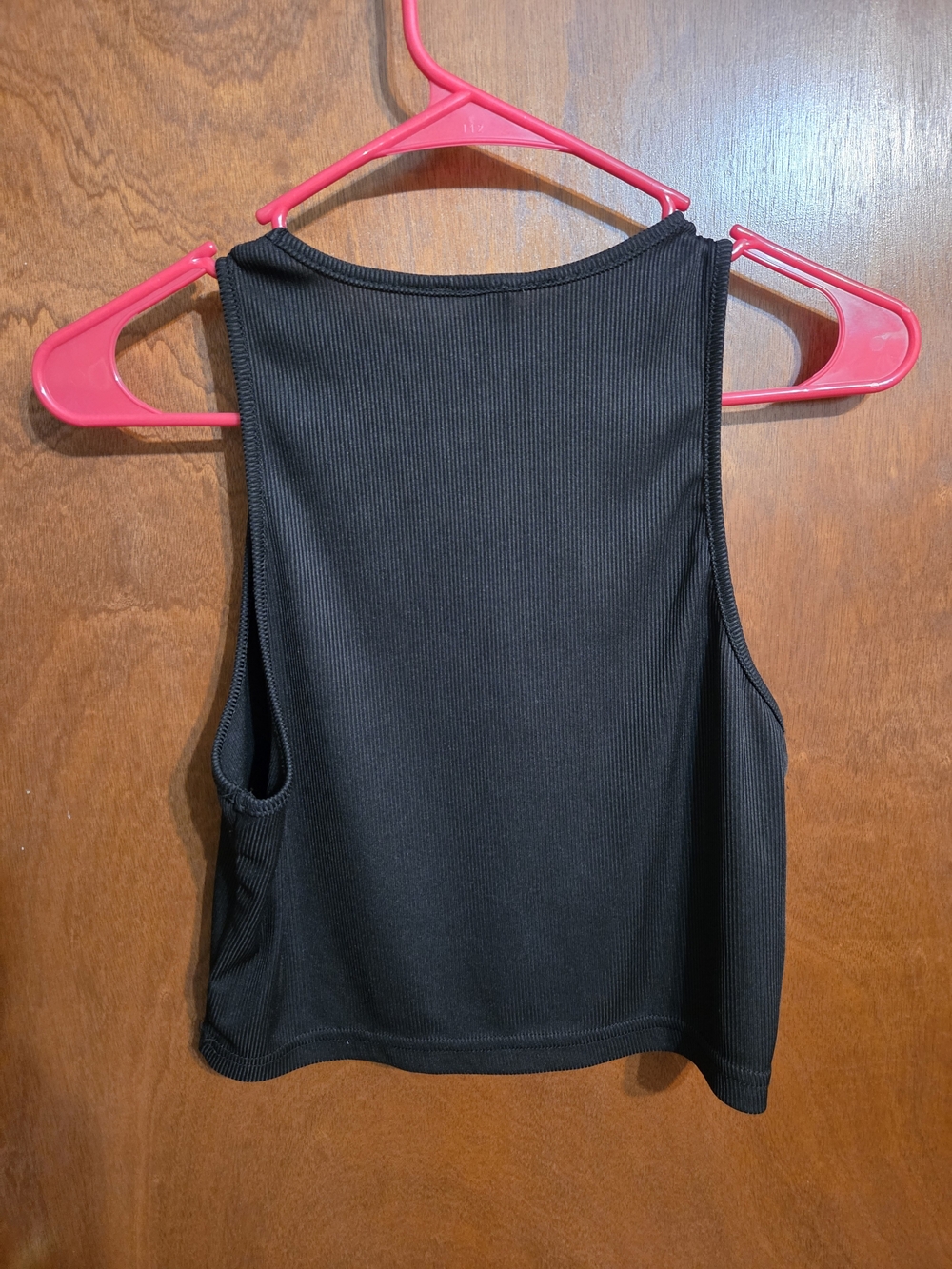 SHEIN Black Ribbed Cropped Tank Top - Picture 4 of 5